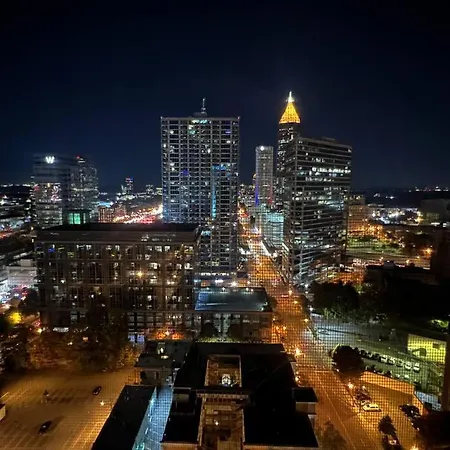 O - Luxury Penthouse Downtown Phenomenal Views Apartment